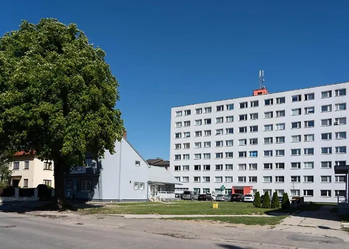 Great Apartment Blck&Wht Near Center & Own Parking