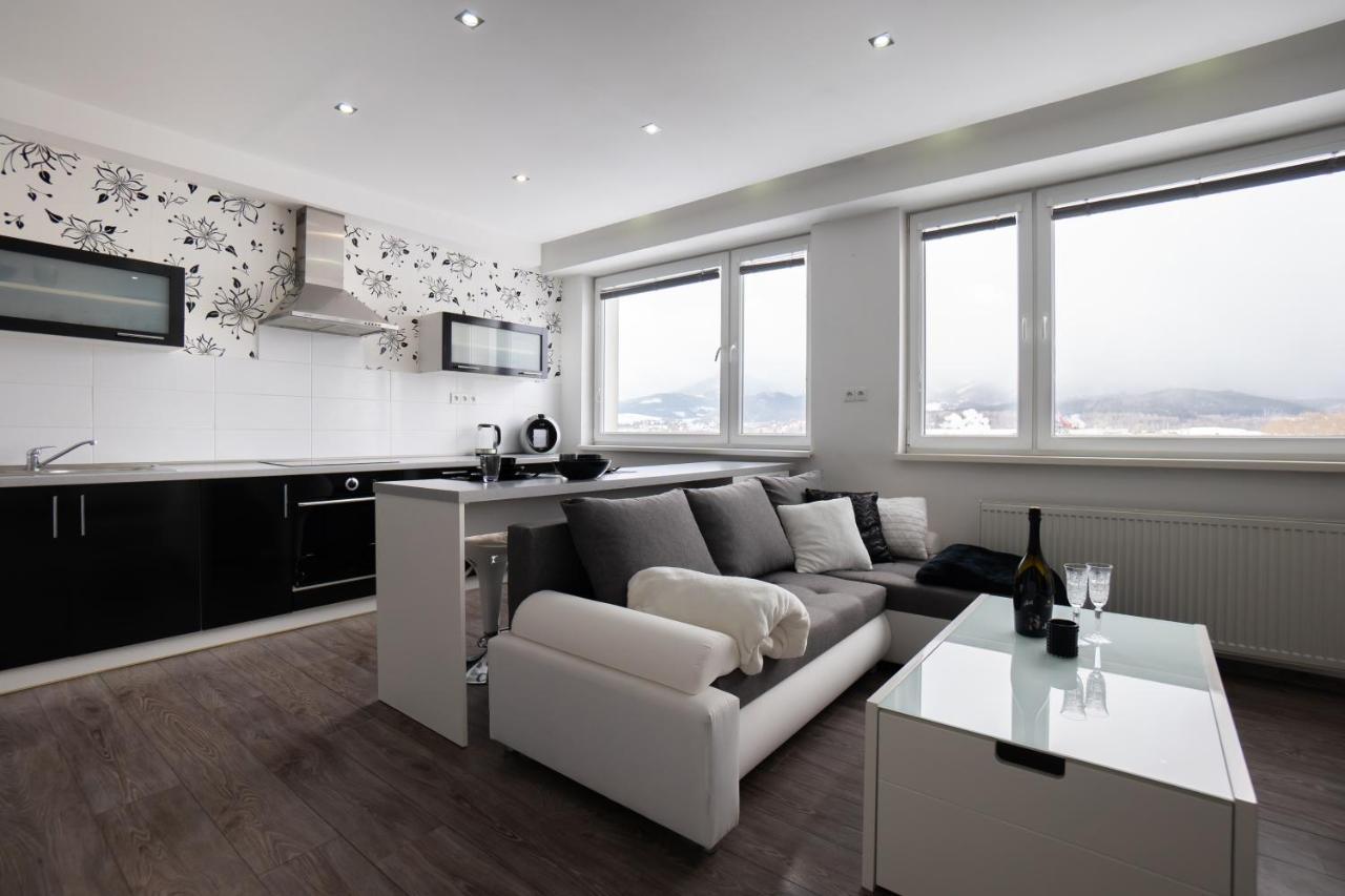 Apartment Great Blck&wht Near Center & Own Parking