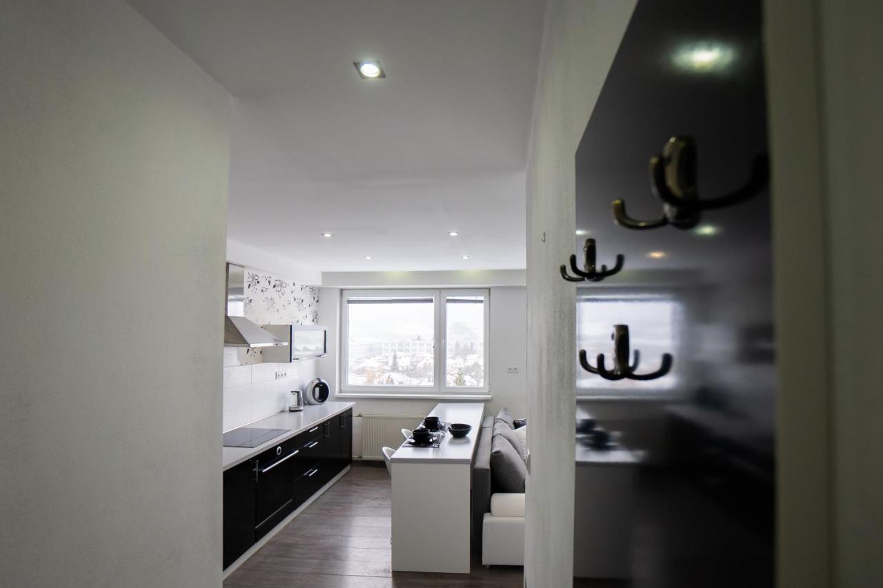 Apartment Great Blck&wht Near Center & Own Parking Martin